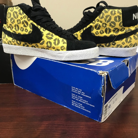 nike sb blazer kisses
